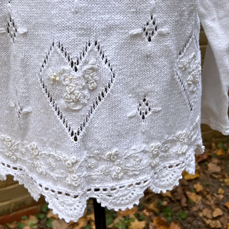S 80s White Knit Sweater Small, Cotton Pointelle Pearl Beaded Embroidered Tunic Sweater, 1980s Clothes Women, Vintage Clothing Worthington image 4