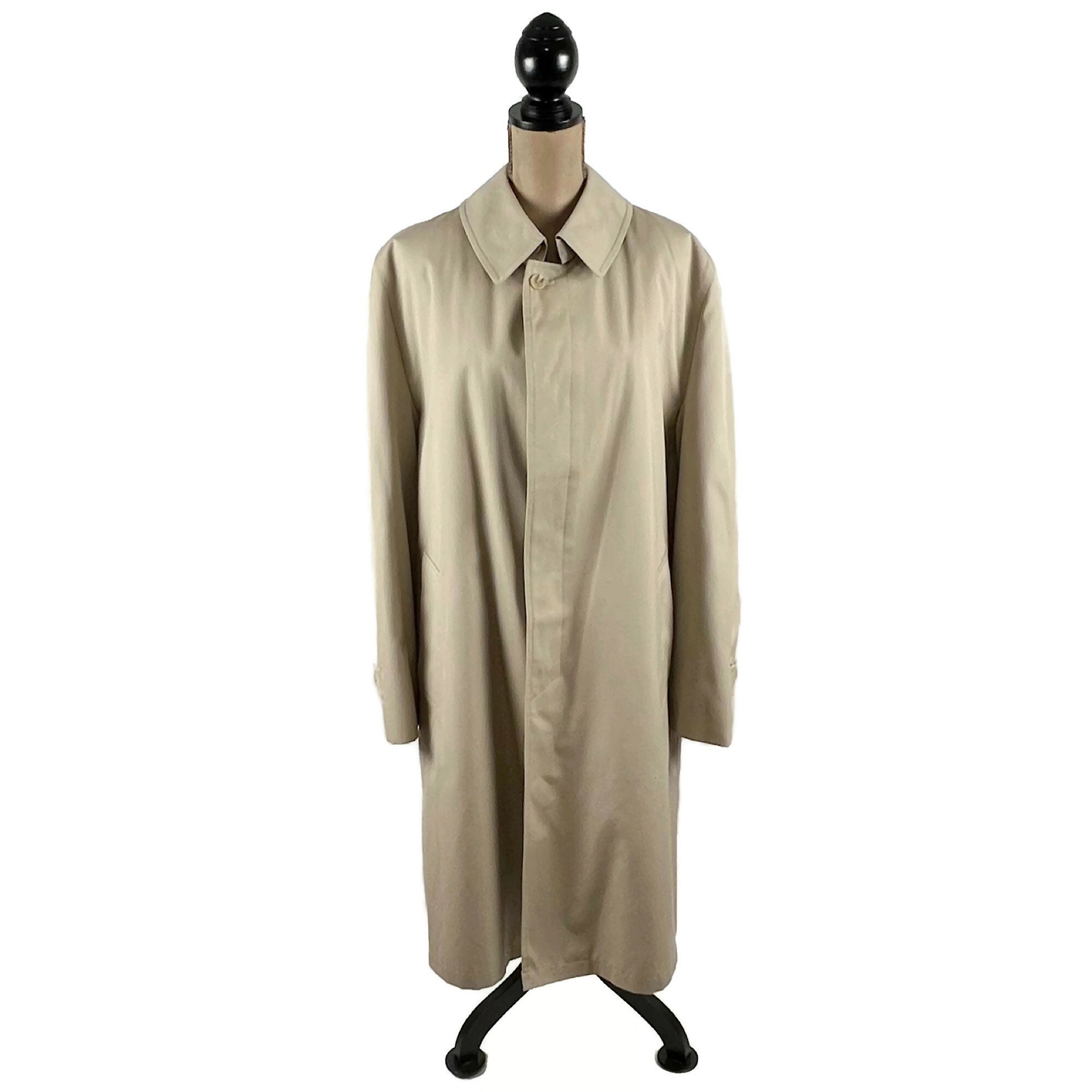 80s Vintage Men's Raincoat With Plush Zip Out Lining, Beige 80s Vintage Men's Raincoat With Plush Zip Out Lining, Beige