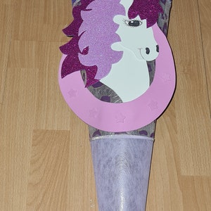 Cono escolar caballo/unicornio + set de bricolaje + cono escolar terminado + personalizado + cartón ondulado con LED iluminado individualmente metalizado liso 35 - 100 cm