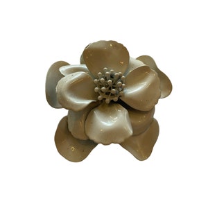 White Dogwood Brooch, Vintage 1960s Enamel Flower Pin, Mod Flower Power Jewelry, Costume Jewelry image 1