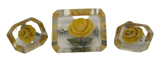 Reverse Carved Lucite Jewelry Set with Yellow Flo… - image 2