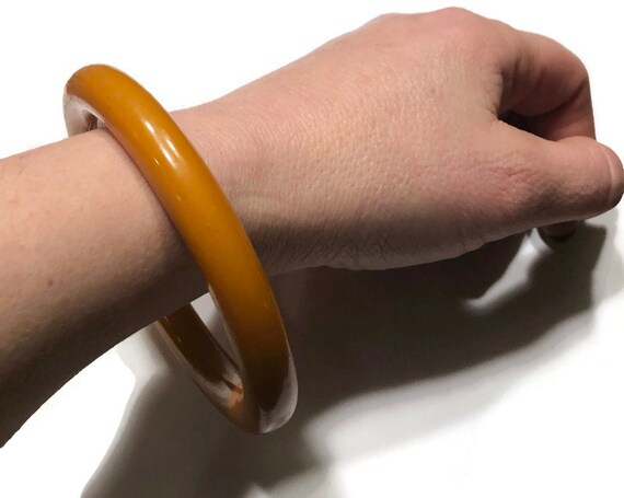 Vintage Bakelite Bangle, Orange or Butterscotch B… - image 3