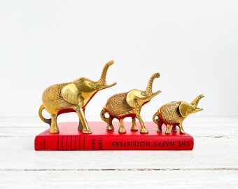 Vintage Brass Elephant Trio - Brass Figurines - Elephant Decor - Brass Animal - Elephant Statue - Gold Elephants - Boho Shelf Decor