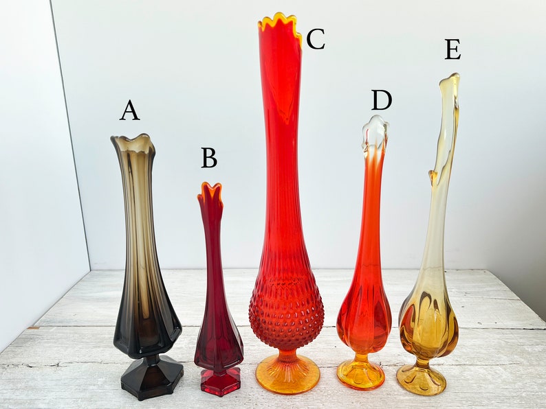 ONE Vintage Mid Century Swung Vase Vibrant Blown Glass Tall Narrow Vase MCM Slag Glass Vase Fenton Amberina Hobnail Viking L.E. Smith image 2