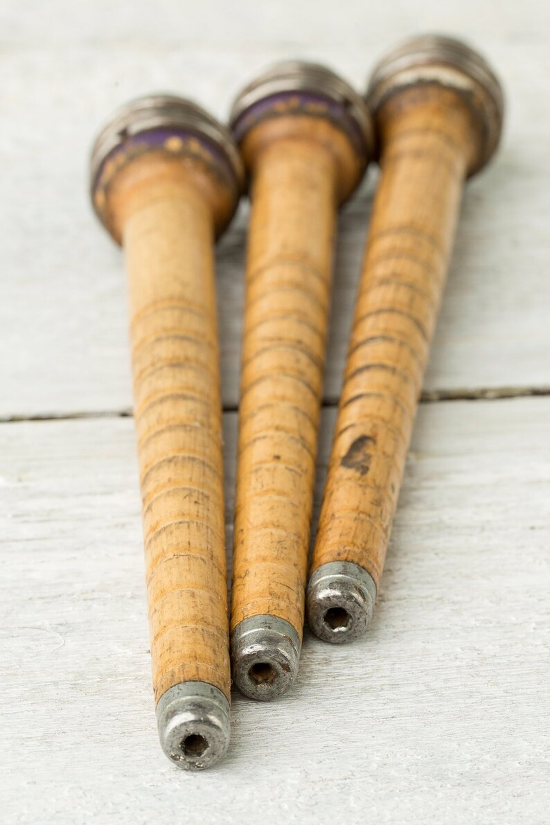 3 Vintage Wood Spools Wooden Spools Antique Wood Bobbins Rustic Decor Farmhouse Decor Rustic Display Decor Yarn Storage image 4