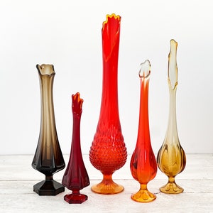 ONE Vintage Mid Century Swung Vase Vibrant Blown Glass Tall Narrow Vase MCM Slag Glass Vase Fenton Amberina Hobnail Viking L.E. Smith image 1