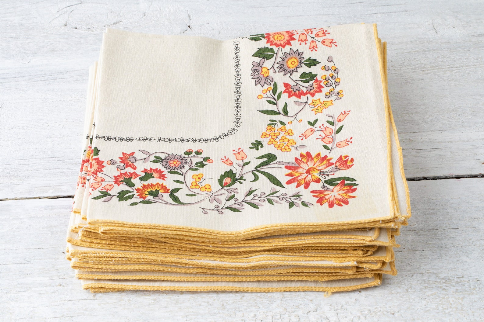 16 Vintage Bassetti Floral Napkins NOS Floral Cloth Napkin Etsy