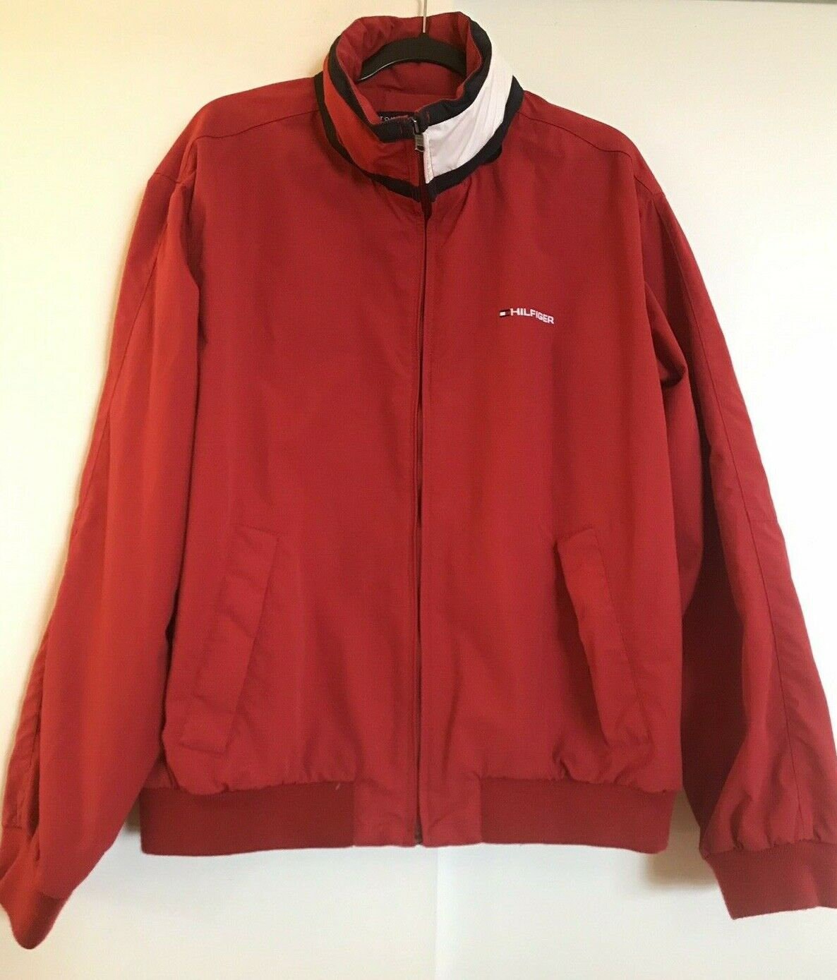Red windbreaker outlet tommy hilfiger