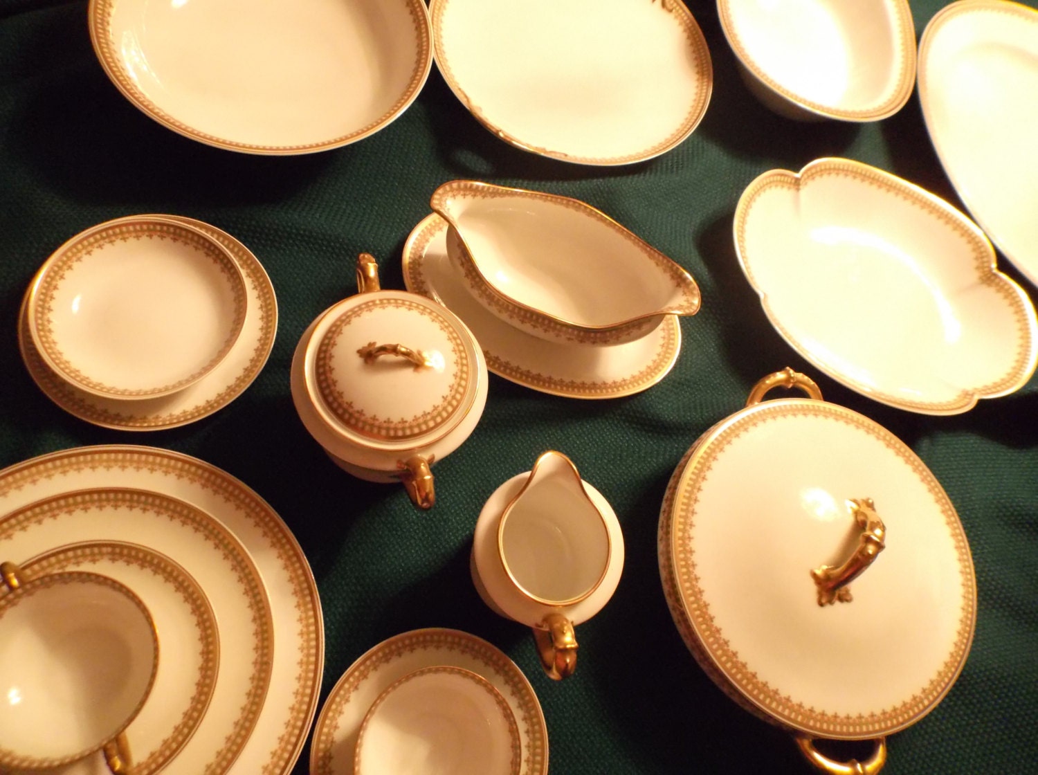 Haviland Limoges ART DECO 88piece Set, 12 Service Pieces, 10 Place Settings Schleiger 279 Late