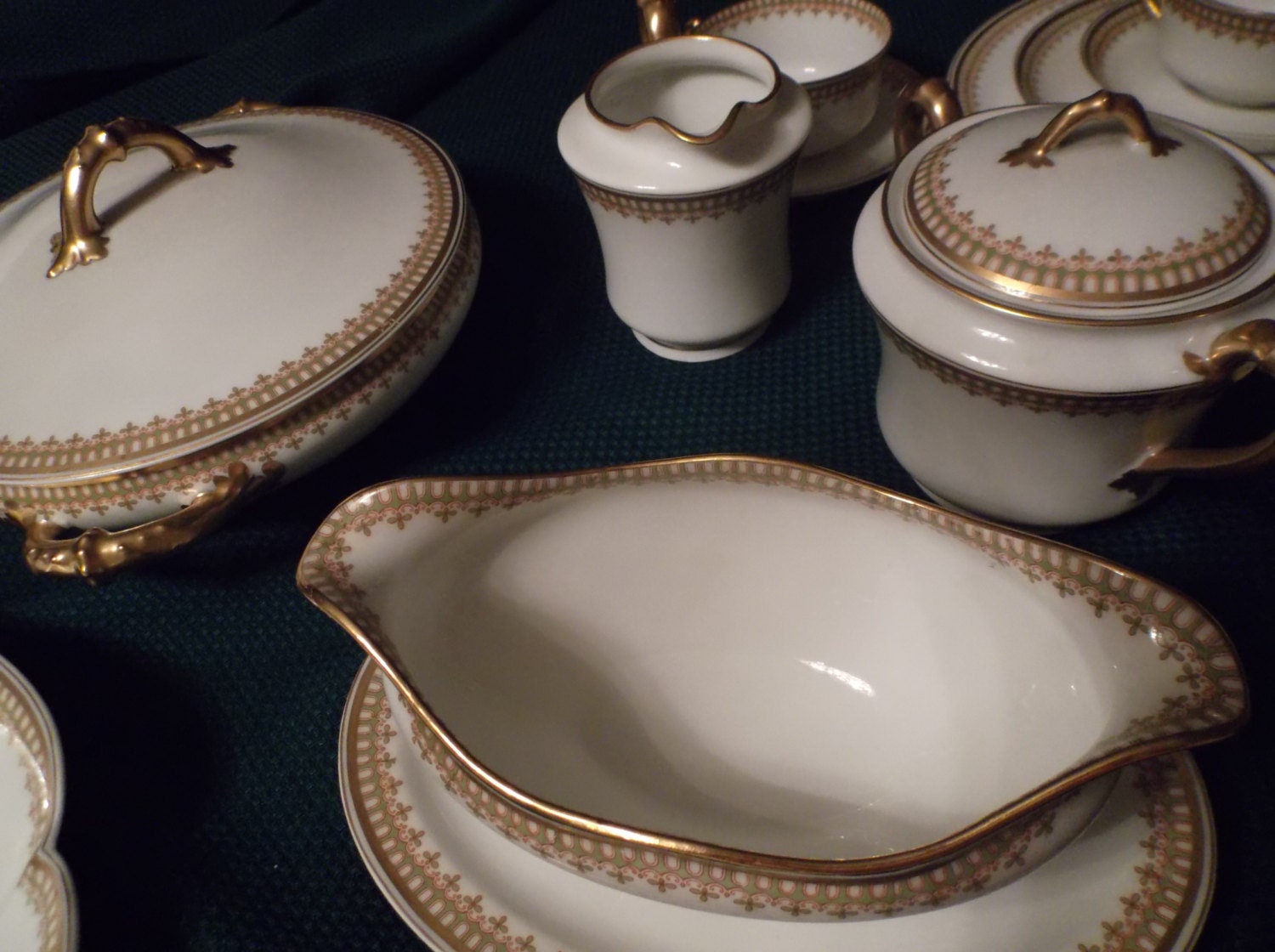 Haviland Limoges ART DECO 88piece Set, 12 Service Pieces, 10 Place Settings Schleiger 279 Late