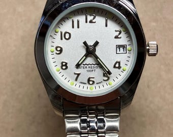 Ladies Unbranded Quartz Wristwatch, Stainless Steel, Second Hand, and Date