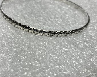 Vintage - Danecraft Sterling Bangle Bracelet with Leaf Pattern