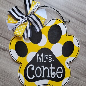 Paw Print Door Hanger - Large Dots - CUSTOMIZE YOURS!