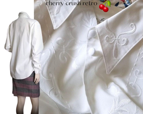 70s White Embroidered Blouse - Long Sleeves - Stra