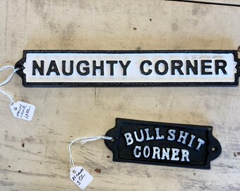 Naughty Corner Schild Aus Gusseisen – 31 X 6 Cm, Handbemalt | Lustige Wanddekoration Für Haus & Garten