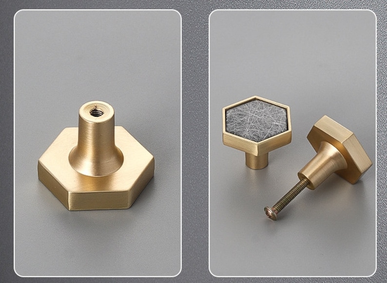 Pu&ograve; includere: Due pomelli esagonali per armadio dorati. Un pomello ha un designo in marmo grigio, l'altro &egrave; in oro massiccio.