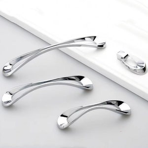 クロームドロッププル ドレッサーハンドル 引き出しプルハンドル 食器棚ドアハンドル キャビネットハンドル ノブ ワードローブハンドル プルハードウェア 96 128 mm