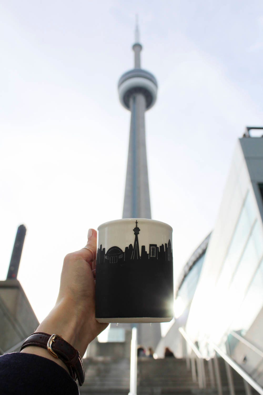 Tasse Céramique Souvenir Toronto Faite Au Québec Phare Tour Du Cn Centre Rogers Musée Royal Ontario 