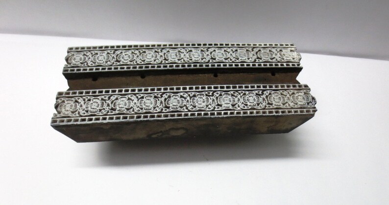 Vintage Indian wooden hand carved textile fabric tissu printer block / stamp fine floral carving twin design border pattern large image 2