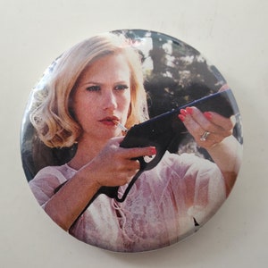 betty draper cigarette What Wore Knock em dead Betty Draper in 5G (Season