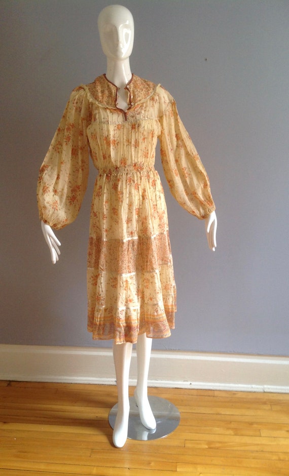 Vintage 70s Cotton Gauze Indian Dress ~ Made In I… - image 2