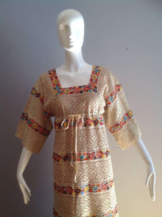 Vintage Mexican Lace Floral Embroidered Dress ~ B… - image 4