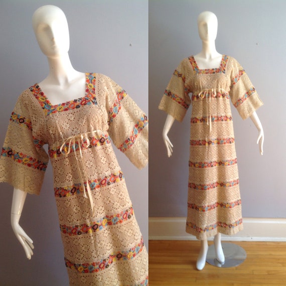 Vintage Mexican Lace Floral Embroidered Dress ~ B… - image 1