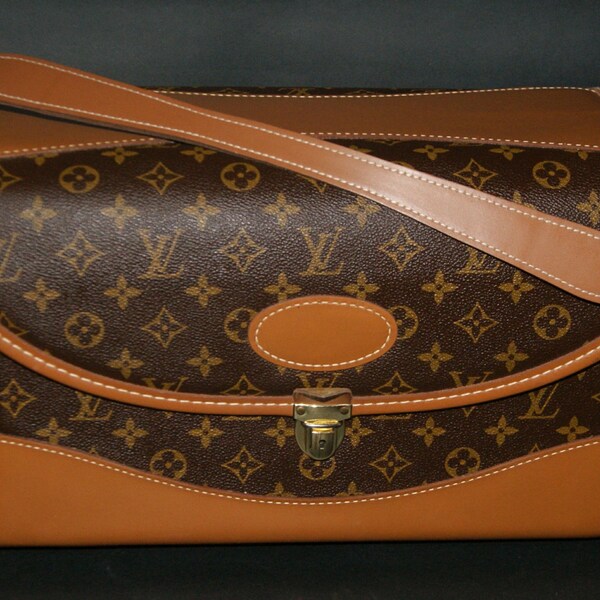 Authentic Louis Vuitton vintage Monogram French Company Train Case with adjustable strap