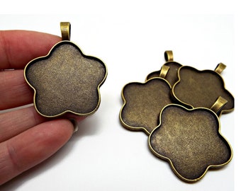 5 Bronze Flower Bezel Trays, 40mm Pendants for Resin Setting, Cabochon Setting in an Antique Bronze Tone, UK Shop