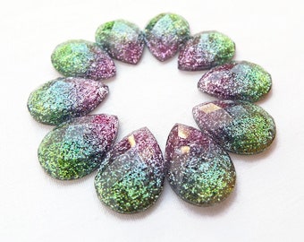 10 Glitter Cabochons, Glitter Teardrops, Green and Pink, Faceted Teardrop, Kawaii Resin Deco, Sparkle Deco Cabs, 18mm Cabochon, UK Seller