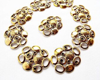 10 Antique Gold Circles Pendants with Rhinestone Settings, Curved Metal Jewelry Links, Shabby Style, Gold Connectors, UK Shop