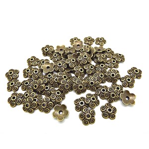 100 tapas de cuentas de bronce con diseño en espiral, tapas metálicas de 12 mm con estampado floral para joyería.