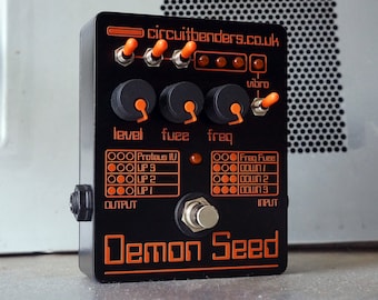 DEMON SEED - Frequenzverschiebendes FUZZ-Pedal mit Roboter-Effekt - verwendet HT8950 Megaphone-Voice-Wechsler-Chip