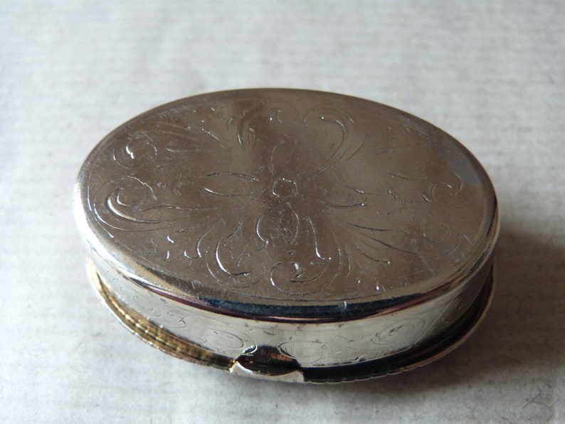 Pretty fabric topped Pill Box
