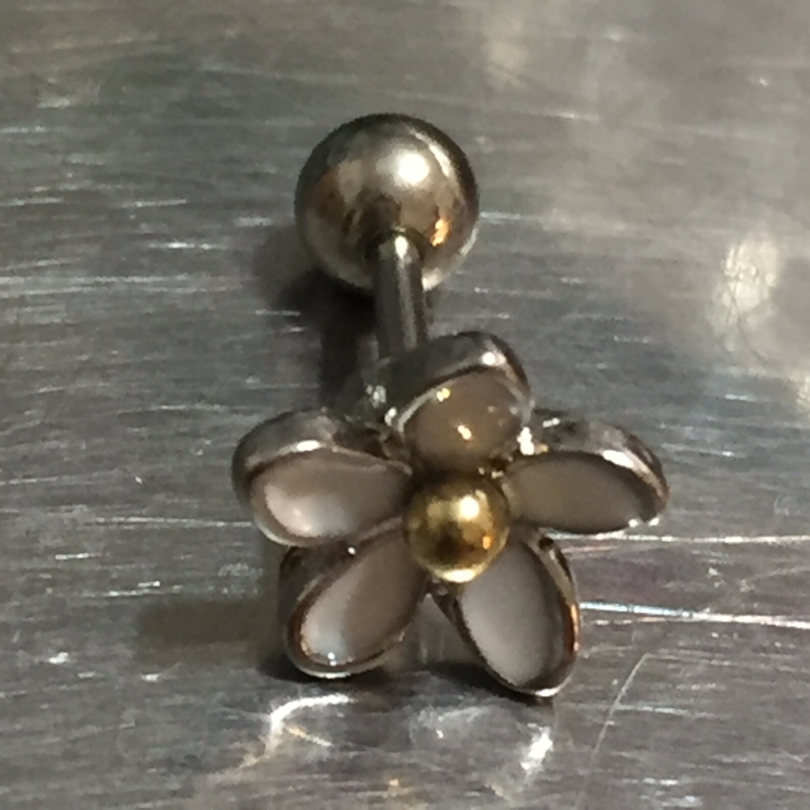 Daisy Tragus Piercing Flower Tragus Stud Earring Tragus Etsy