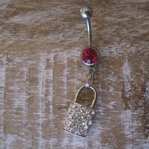 Anillo del ombligo - Joyería del cuerpo - Cerradura de pedrería con anillo del ombligo de piedra gema rosa oscuro