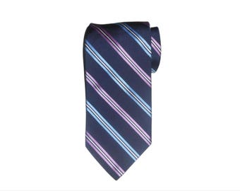 Corbata a rayas estilo Regimental Repp de BROOKS BROTHERS / Fabricada en el Reino Unido