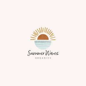 diseño de logotipo de sol boho prefabricado - playa de verano al atardecer dibujada a mano - sol orgánico para niños - fotografía infantil al amanecer - olas del océano marino