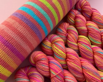 SELF STRIPING YARN - That's My Peach -