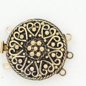 Claspgarten Three-Strand Edwardian Round Box Clasp in Three Engraved Antique Finishes, 20mm Old Gold