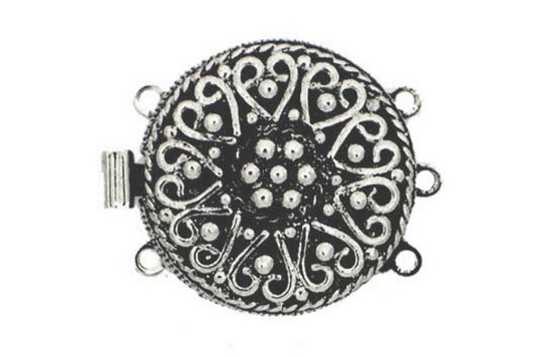 Claspgarten Three-Strand Edwardian Round Box Clasp in Three Engraved Antique Finishes, 20mm Old Palladium