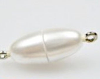 Pearly White Oval Magnetic Clasp - 17x8mm