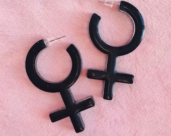 Schwarze feministische Ohrringe, feministisches Symbol, Venus-Symbol, feministischer Schmuck, Statementohrringe, übergroße Ohrringe