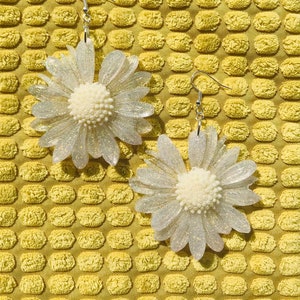 Sparkly Daisy Earrings, Flower Earrings, Spring Earrings, Daisy Earrings, Floral Jewelry, Flower Jewelry, Sparkling Floral Earrings image 1