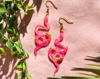 Handgemaakte harsslangoorbellen – Gothic Gold Flake Serpent