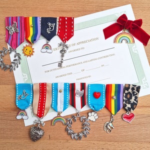 NOVELTY MEDALS Honour Badge Costume Fun AWARD Merit Reward Trophy Ribbon Recognition Ceremony