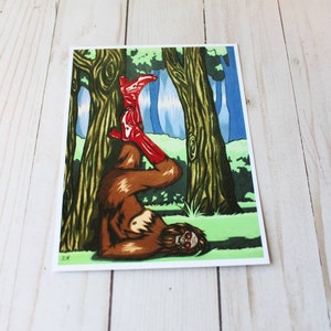 Bigfoot Pinup in Boots Glossy Print 13x18 Kunst Foto Kryptid Big Foot Cryptids Sasquatch Go Go Stiefel Pinup Sexy