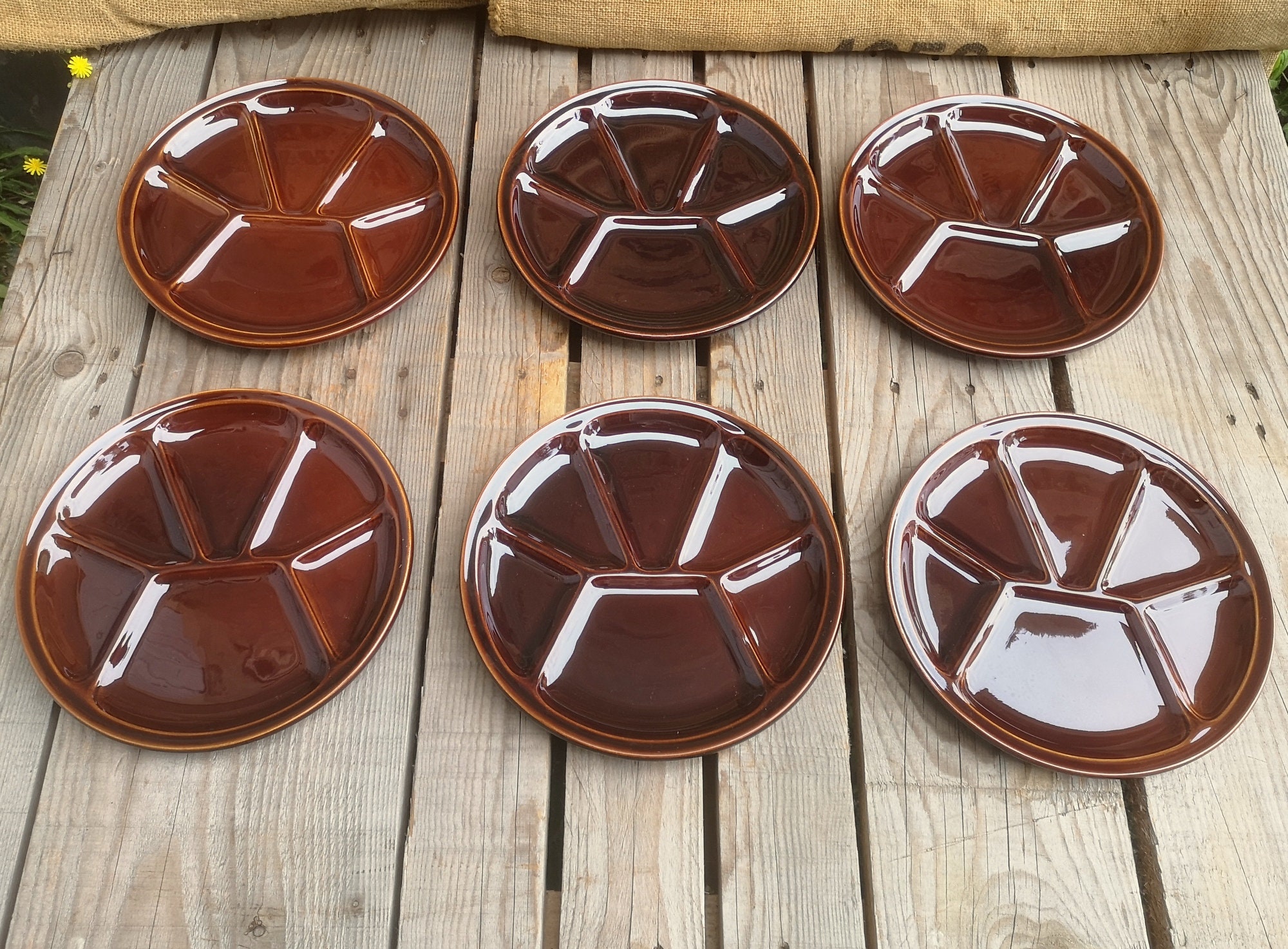 Lot de 6 Assiettes à Compartiment en Céramique Marron Signé Gien