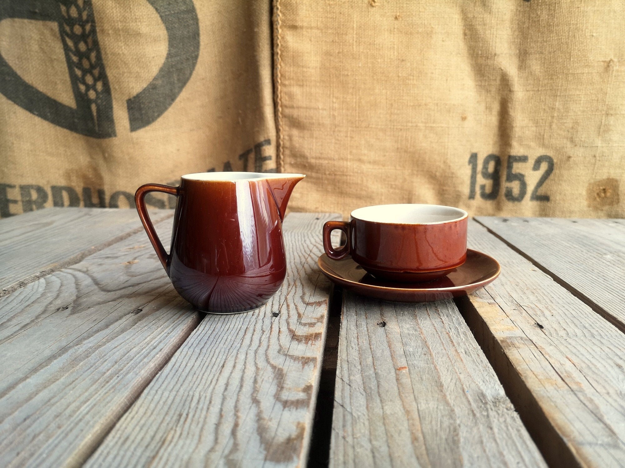 Tasse, Sous-Tasse et Pot à Lait Villeroy Boch en Céramique Marron