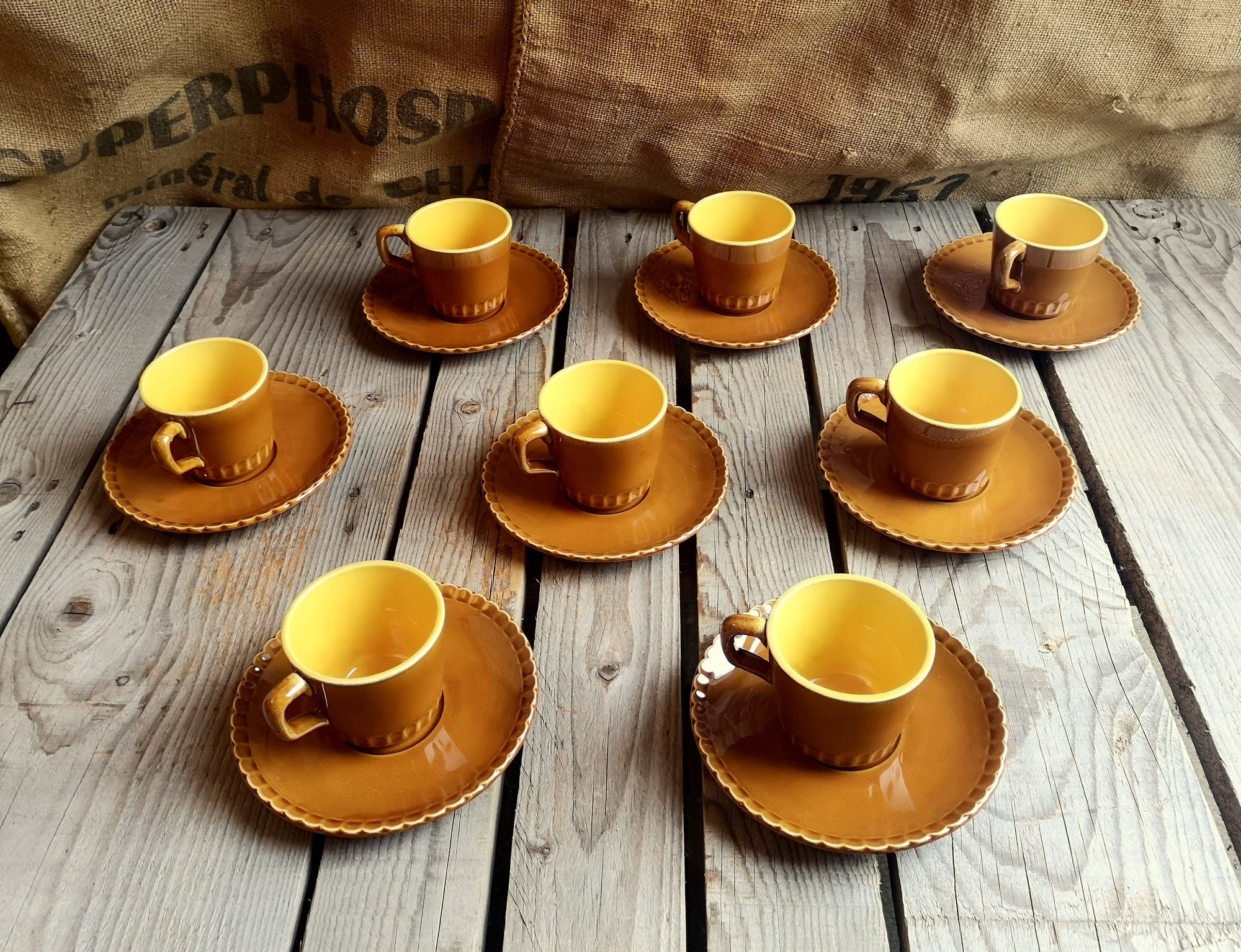 8 Petites Tasses à Café Sarreguemines Jaunes et Marron avec Soucoupes